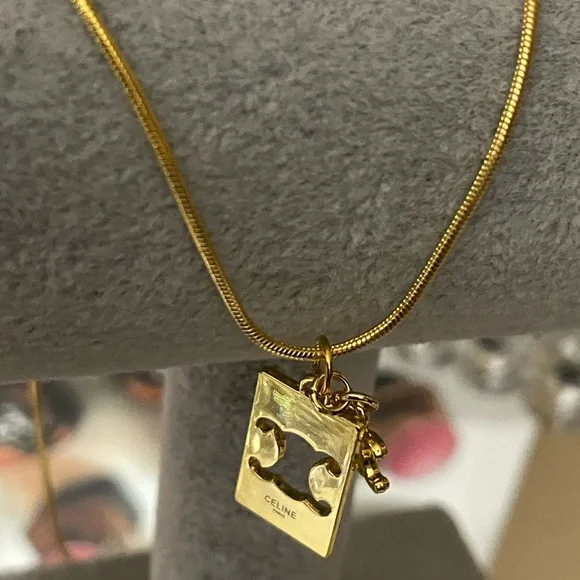 Luxury gold tone Pendant / Necklace - Picture 2 of 8